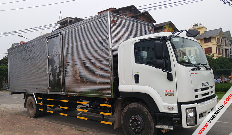 xe tải isuzu 9 tấn thùng kín inox